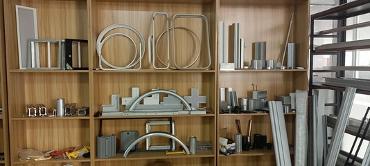 鋁五金件、鋁型材加工及鋁合金配件的應用與特點